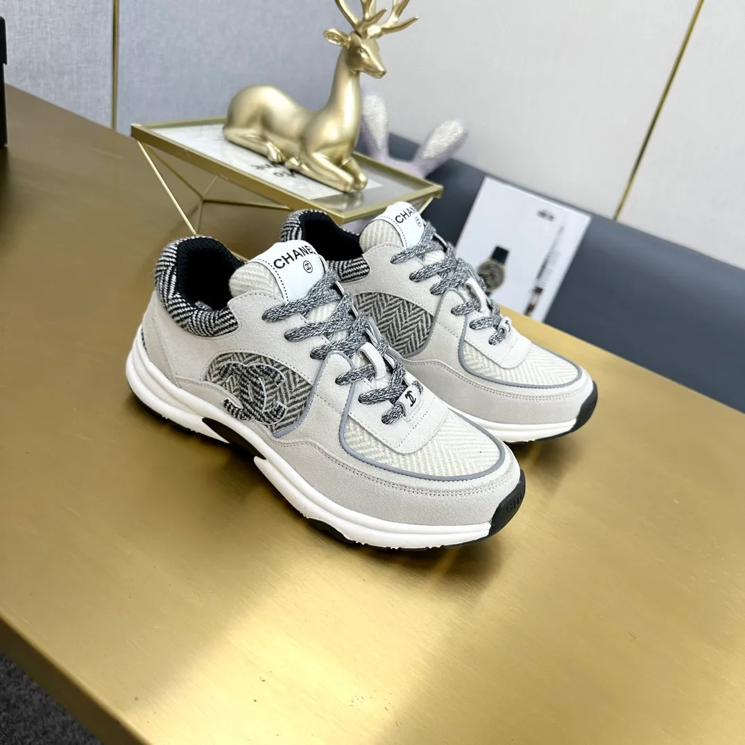 👟👟Ex-factory price 480👟👟 Women's Shoes Women's Clothing Chanel Chanel - 2023 Counter Top Casual Sports Shoes This classic design; the upper is electro-embroidered with a variety of techniques; the outsole is fashionable and sporty; it is unusual to incorporate a variety of color matching elements... The diversified mix and match is very beautiful and versatile, and can be used for leisure, fashion, sports and outdoor... ꫛꫀꪝ Go➫ Material: ❶The upper is made of: original imported mercerized velvet + double-layer breathable mesh ❷The inner lining is made of: the original imported breathable mesh ❸The outsole is based on: original T👟👟factory price U combination outsole. Counter boutique packaging complete set for women 35–41 and men 38-46